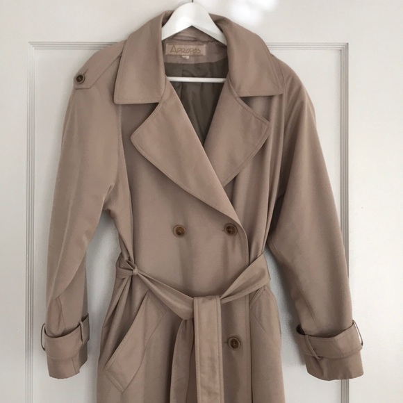 Amazing trench coat! - Picture 1 of 8